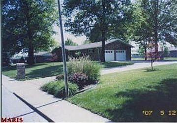 1st image of 421 Pine Dr
