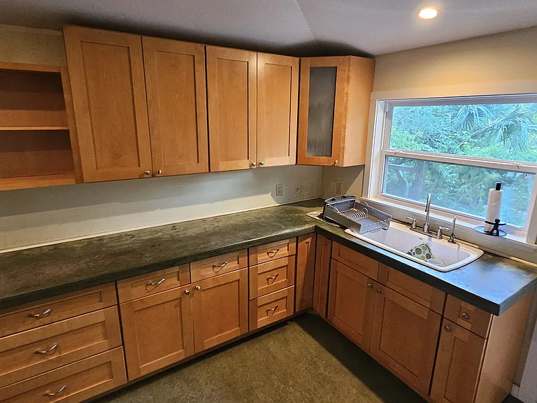 208 NE Yallaha Ave — Photo 25
