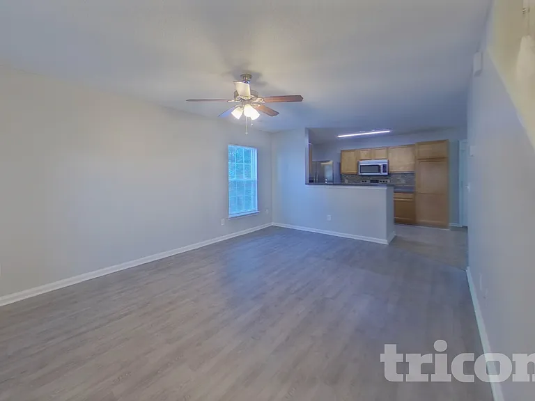 76 Springway Dr — Photo 3