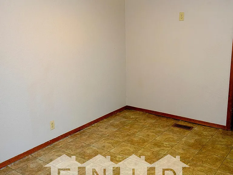 205 S Greenleaf Dr — Photo 5