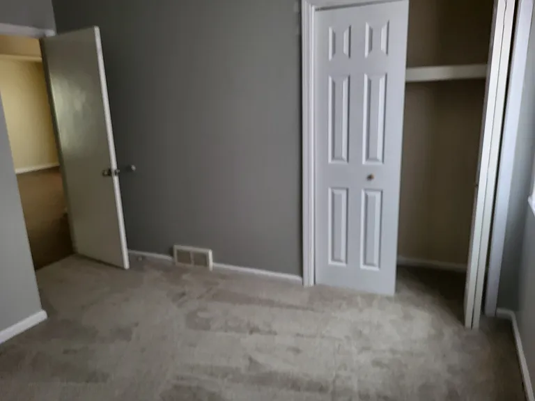 5867 Ridgebrook Dr SE — Photo 3