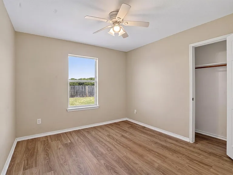 116 Meadow View Ln — Photo 16