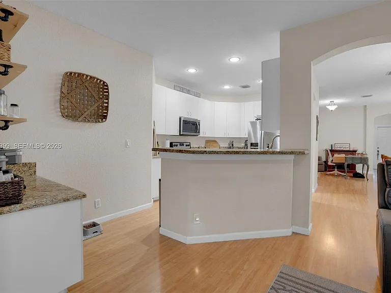 899 Phoenix Way — Photo 6