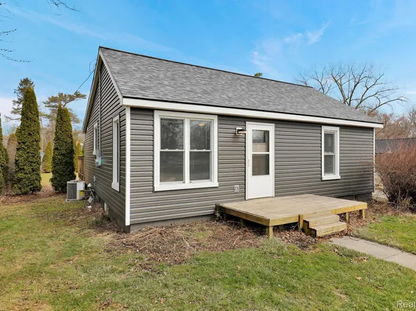 315 E Meier Ave, Capac, MI 48014