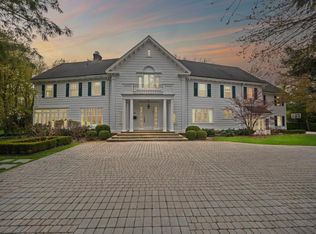 58 Beverly Rd, Great Neck, NY 11021