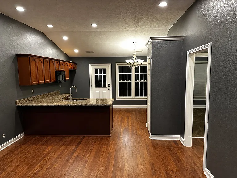 3616 Wabash Ave — Photo 12