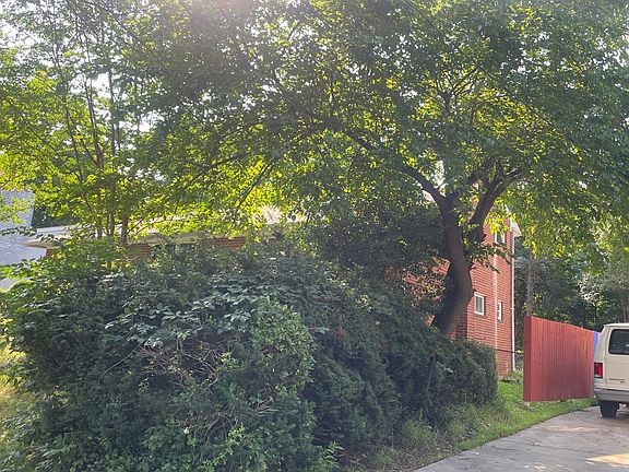 2nd image of 3406 Janet Rd