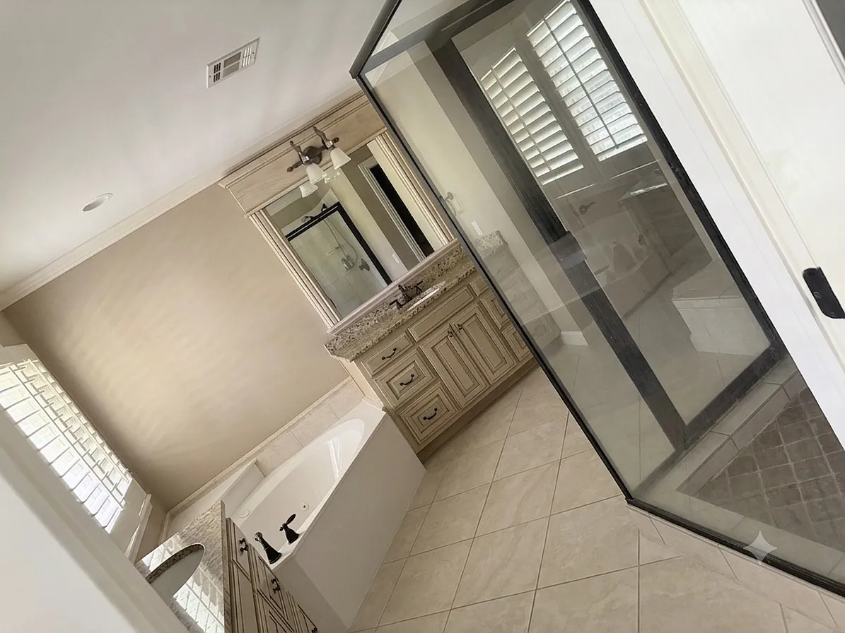 5 bed, 3041 sqft, $3,499 — Photo 3
