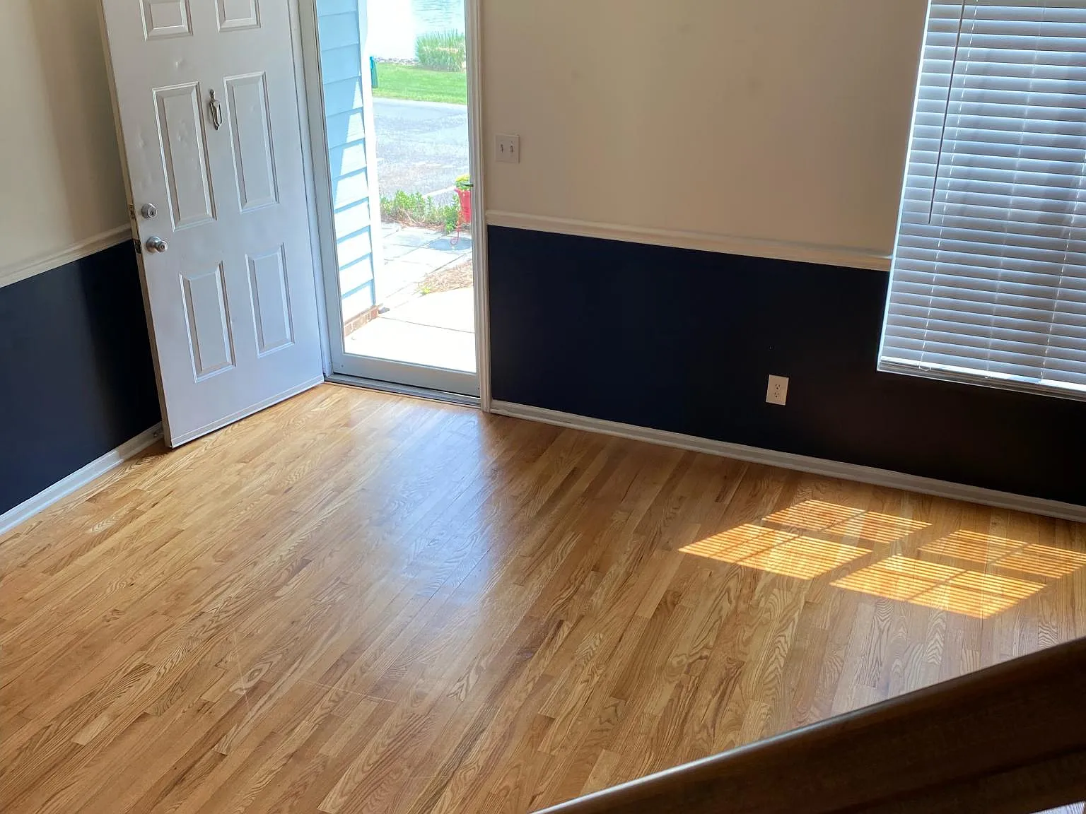 1406 River Dr — Photo 3