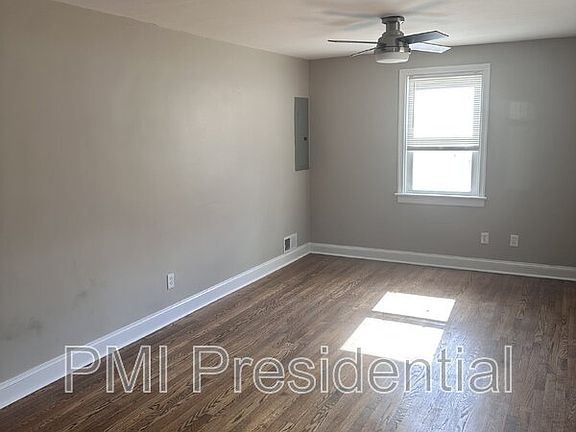 3rd image of 1507 Foster Rd