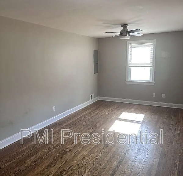 1507 Foster Rd — Photo 3
