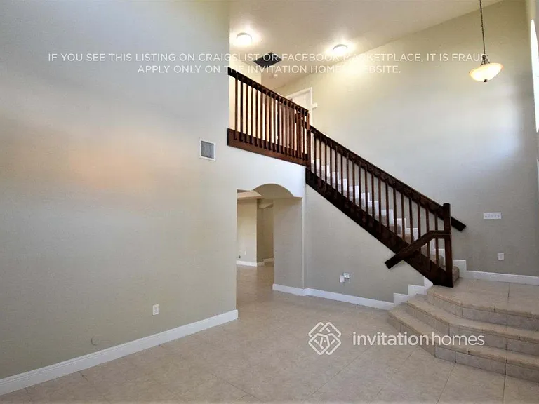4390 SW 159th Ave — Photo 2