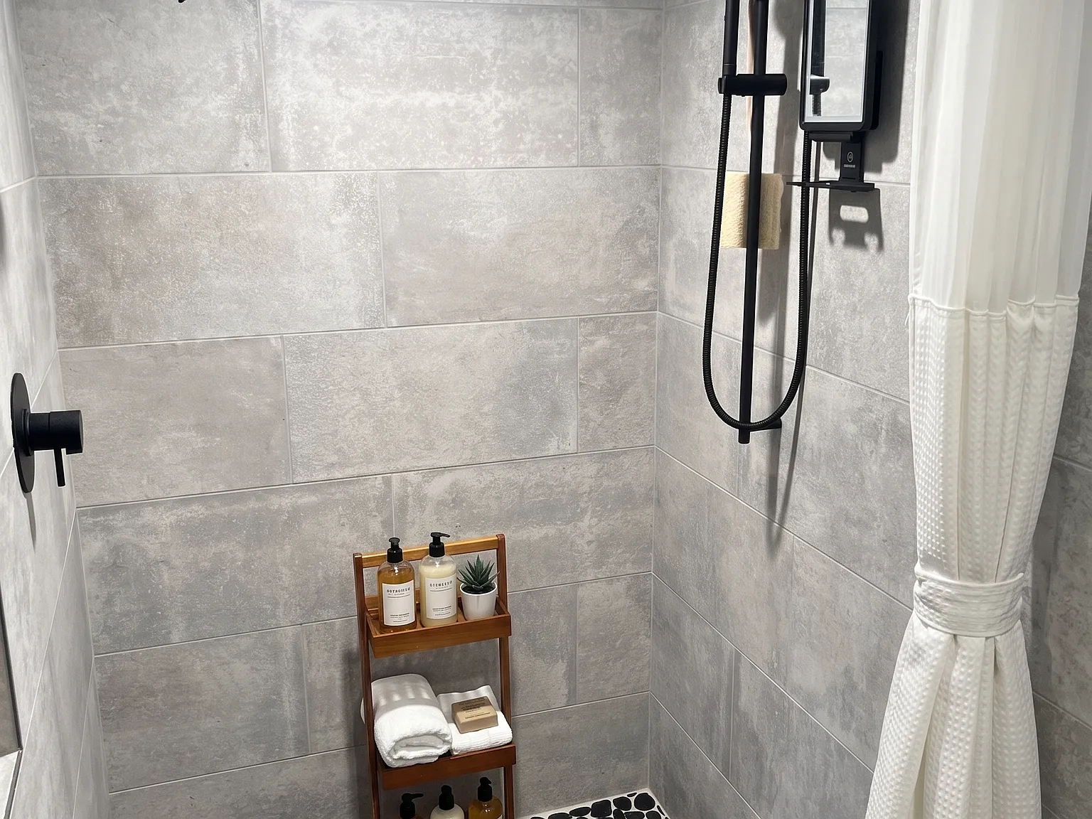 100 Lake Village Dr — Photo 4