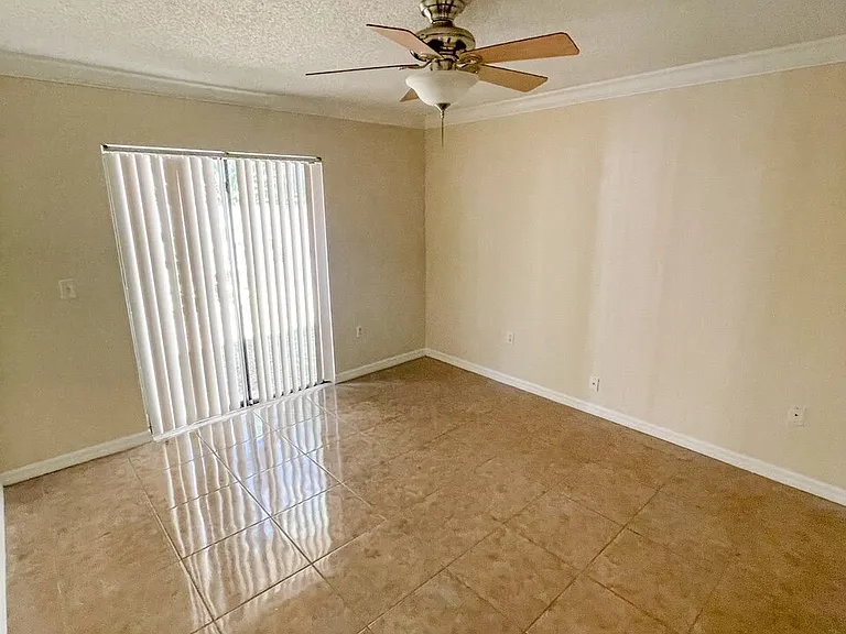 5604 35th Ct E — Photo 9