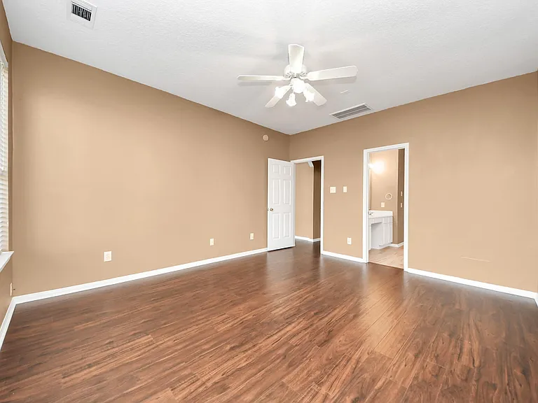 4703 Zachary Ln — Photo 11