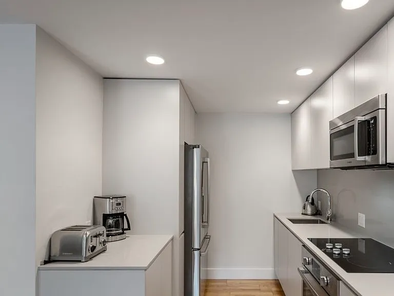 336 Harvard St #4 — Photo 2