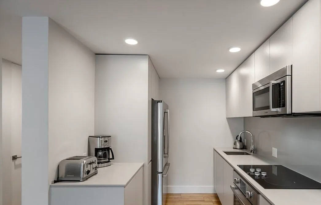 Building Photo - 336 Harvard St #4