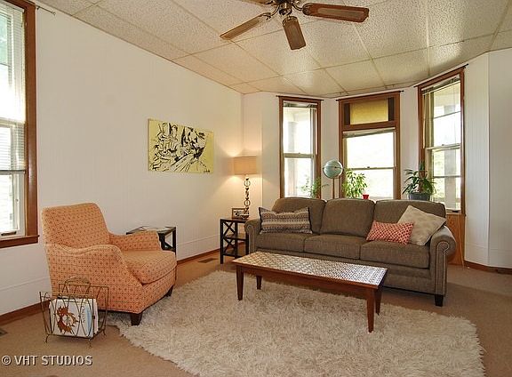4th image of 936 Elgin Ave
