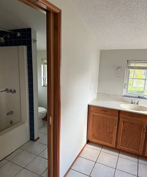 109 W South St — Photo 10
