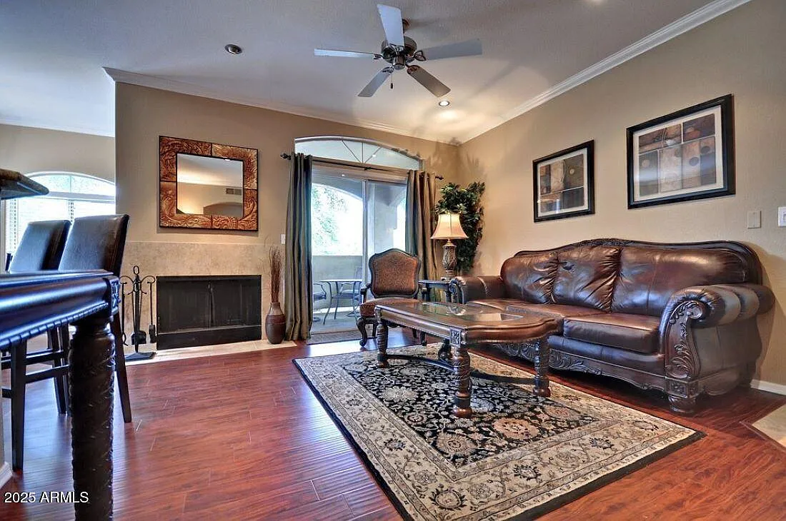 2 bed, 2.0 bath, 1070 sqft, $2,500 — Photo 3