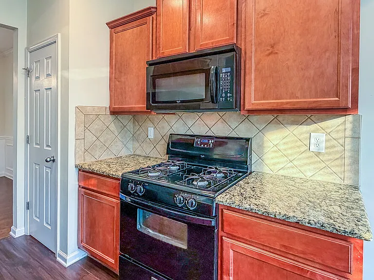 815 Forsythia Way — Photo 9