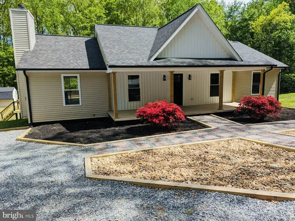 3131 Blount Dr, Bumpass, VA 23024