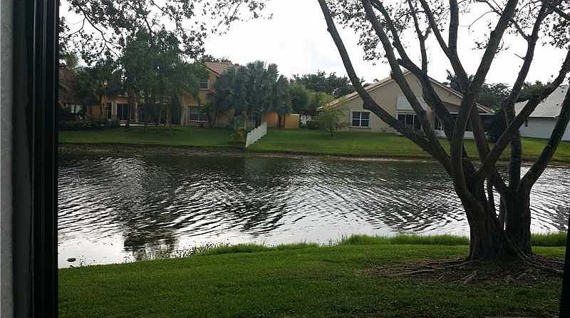 1st image of 9450 Palm Cir S