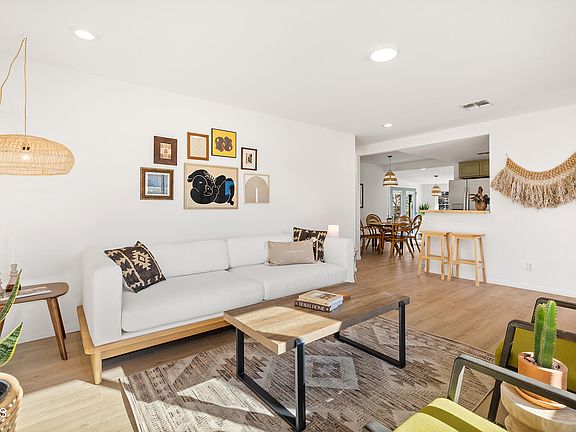 4th image of 4851 Camarilla Ave
