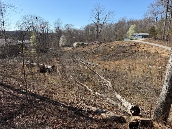 201 Hill Dr, Monticello, KY 42633