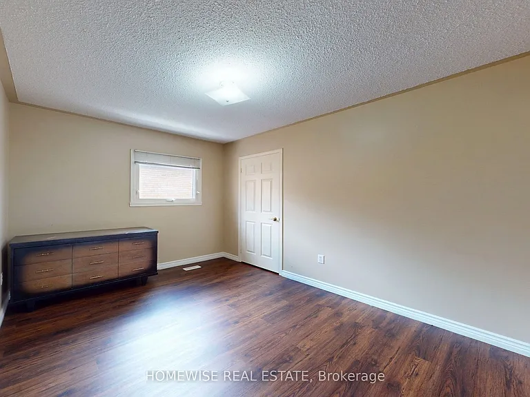 11 Briarcliffe Cres — Photo 30