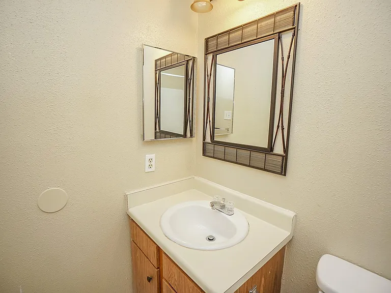 20143 Beechview Ln — Photo 26
