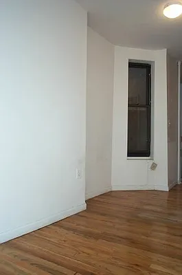 Rented by Tower Brokerage | media 32