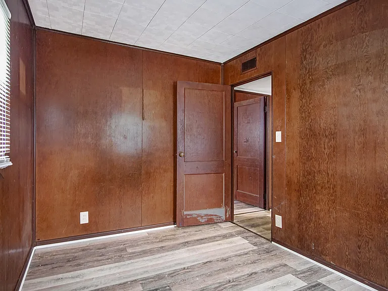 139 E Chippewa Ave — Photo 11