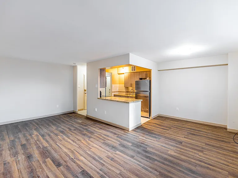 99 Agnes St — Photo 12