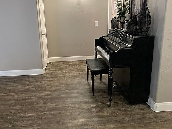 3rd image of 2112 N Santiana Pl