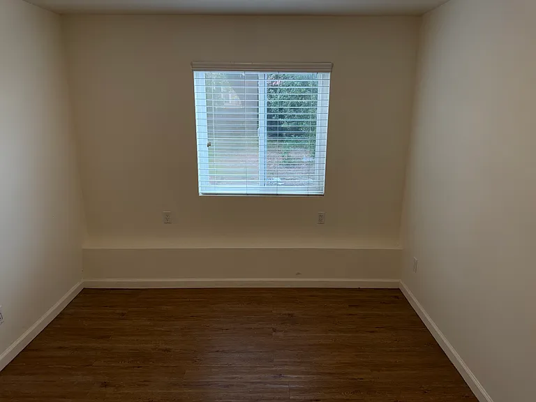 Room for rent (view of window)
