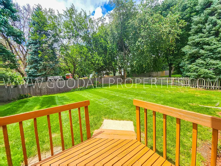 924 Prairie View Dr — Photo 45