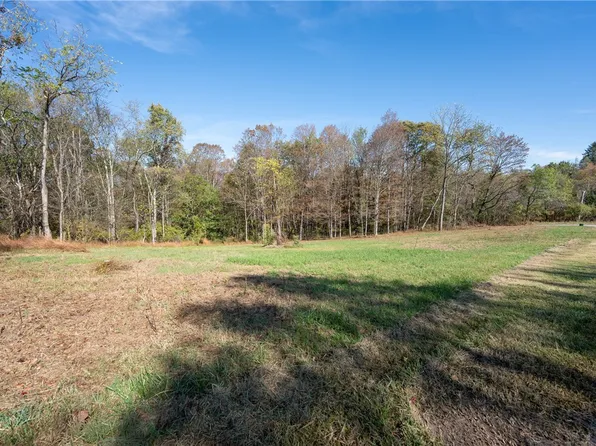 1 Wildview Dr, Ligonier, PA 15658