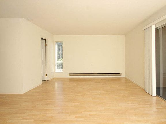 5th image of 408 Grant Ave APT 211