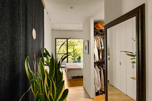 Bedroom, photo 1