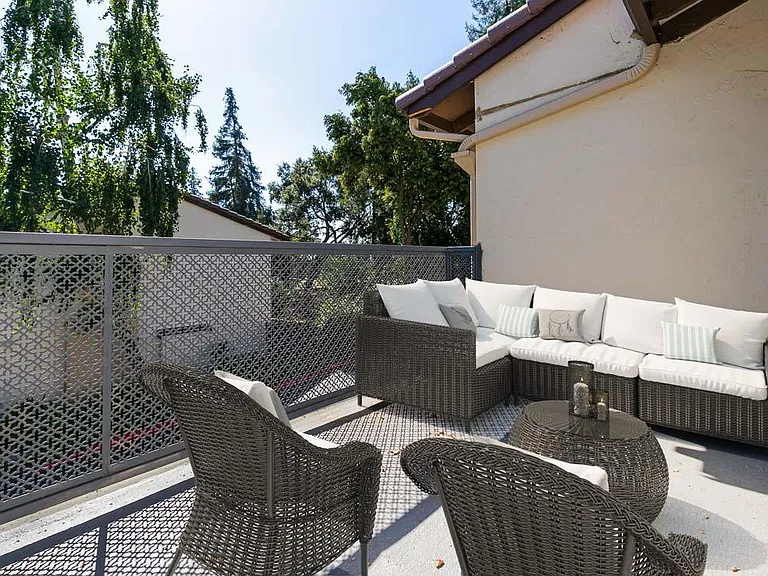 Dry Creek Apartments — Photo 8