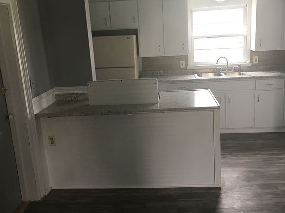 4th image of 17 Caledonia St NE APT 1