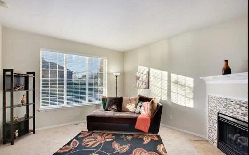 2 bed, 2.5 bath, 1485 sqft, $2,350 — Photo 2