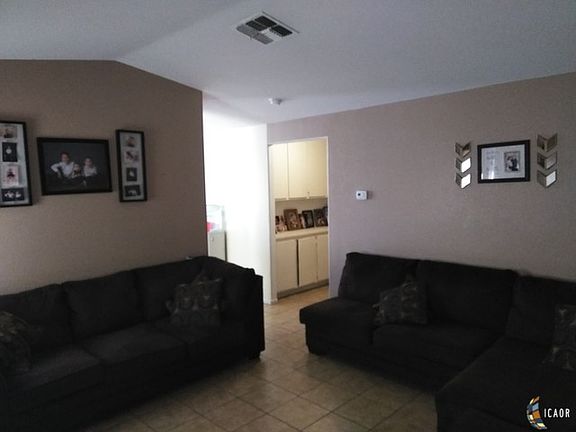 3rd image of 180 W Dennis Ct