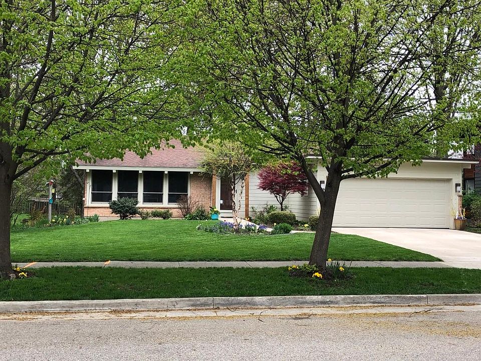 1st image of 1545 Eastlawn Rd SE