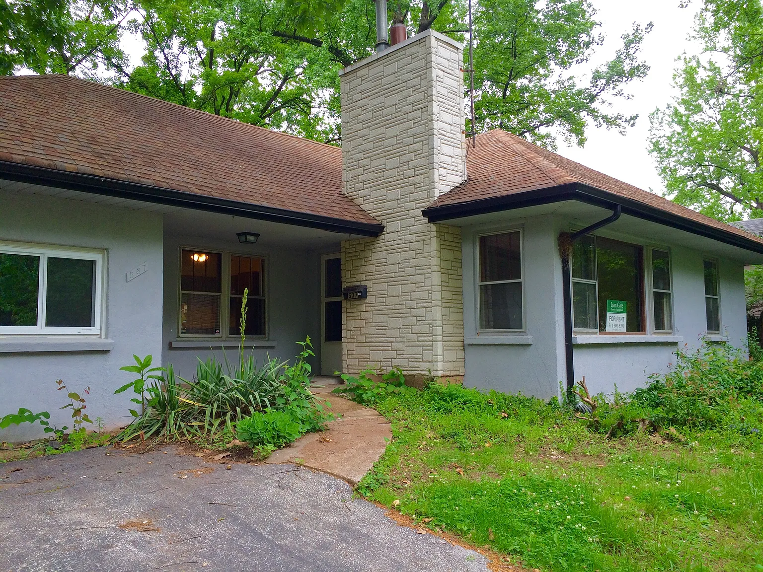 537 La Motte Ln photo 1