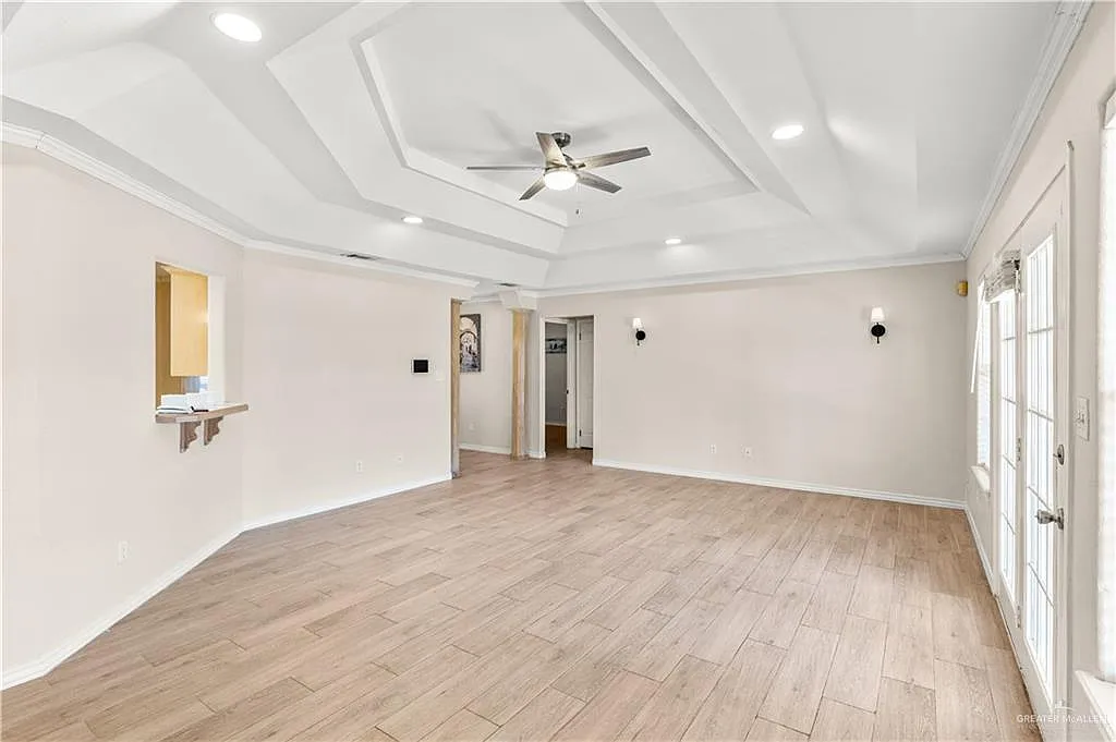 3 bed, 2.0 bath, 1519 sqft, $2,000 — Photo 4