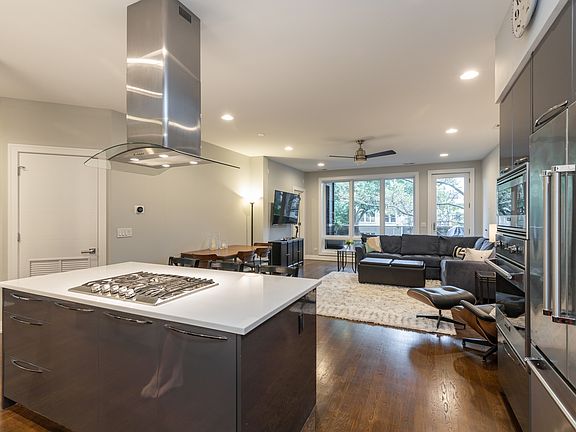 2nd image of 1508 W Huron St #2E