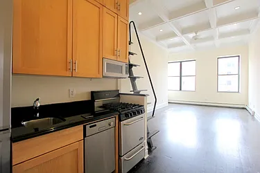 Rented by Julien Aractingi, LREB