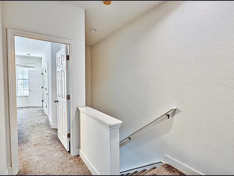 2508 SW 35th Pl — Photo 10